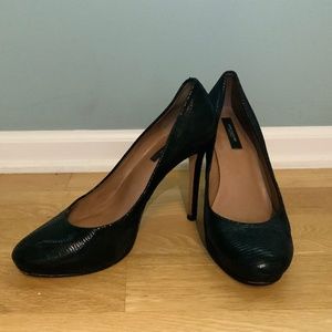 Ann Taylor heels size 8 black